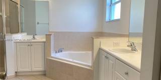 3616 NE 3rd Ct Gallery 7