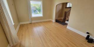 AVAILABLE AUGUST - 3 BED 1 BATH Home! Gallery 4