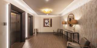 One William Gallery 30