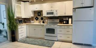 Charming 2-Bedroom Home Near the Colorado River with RV Parking- SHORT or LONG Term Gallery 8