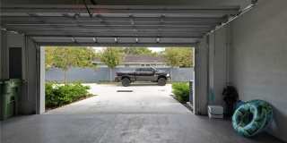 4919 N NEBRASKA AVENUE Gallery 33