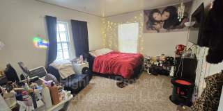 520 NE Maple St Gallery 19