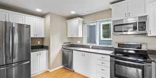 8619 Delridge Way SouthwestUnit B Gallery 1