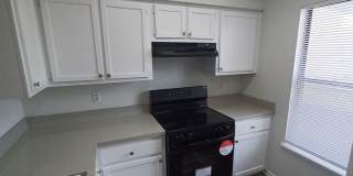 Newly Remodeled 2 BR 1.5 BA Town Homes Gallery 9