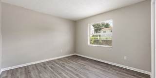 Spacious 4 Bed Condo Gallery 25