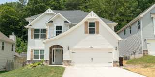 West Knoxville 37932 - 4 bedroom, 2.5 Bath home - Contact Sharon Arnwine (865) 313-7215 Gallery 1