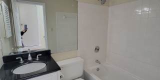 Spacious and Bright 2-level 1 BR in Adams Morgan Gallery 11
