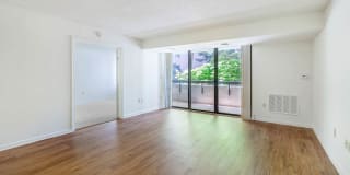 Courthouse Plaza Gallery 21