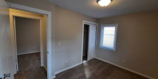 Pet Friendly, no weight/breed restrictions! Detached Garage! Gallery 8