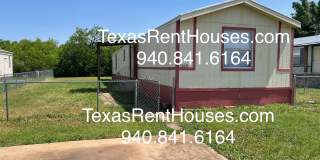 PET FRIENDLY - Pets are welcomed in this 3 bedroom 2 bath home with fenced yard Gallery 1
