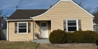 East Nashville cottage, 2BR 1 bath, fenced back, lawn care included, pet friendly Gallery 1