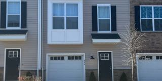Luxurious 3-Bed Townhome in Spring City with One-Car Garage! Available December 1st! Gallery 1