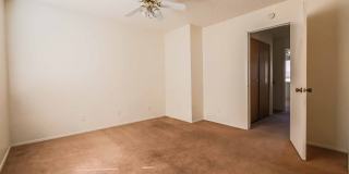 CUTE 2 BEDROOM CONDO! Gallery 13