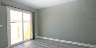 Beautifully updated 1 bedroom apartment within walking distance to the beach! Gallery 19