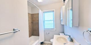 3 Bed - 2 Full Bath Cape Cod for Rent! Gallery 11