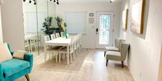 Stylish Heated Pool House  Near the Beach Gallery 11