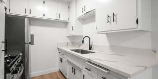928 4th Street Gallery 12