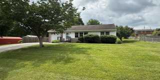 3/2 bath home - Town Acres School District! Gallery 1