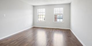 Spacious Newly Rennovated 2 Bedroom House with 2.5 Bath Gallery 19