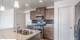 Private 4 Bedroom Corner Unit Gallery 34