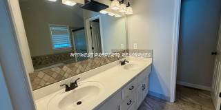 Ranch in Lee's Summit For Lease - Crisp, Clean and New! Gallery 13