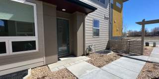 Modern 3B/4B Condo- Available June 10th Modern 3B/4B Condo- Available June 10th Gallery 4