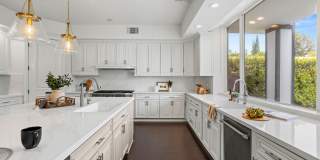 5011 Hayvenhurst Avenue Gallery 20