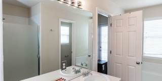 Downtown 3 Bedroom Townhome with 2 Car Garage Gallery 47