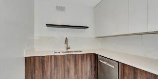 200 E Delaware Place Gallery 10