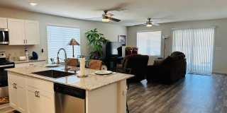 SHORT TERM Fully Furnished 3BD/2BA House for Rent Community Pool and Spa Gallery 7
