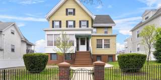 135 Beekman Avenue unit: Lr Gallery 1