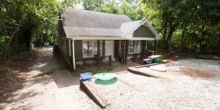 4 BR/ 2 BA Duplex Gallery 3