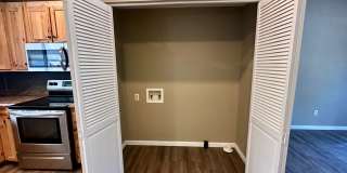 Pet-Friendly 4 Bedroom Home with Fenced Yard & Air Conditioning Gallery 13