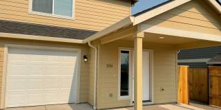Newer Build- 3 Bedroom 2.5 Bath Home in Talent Gallery 1