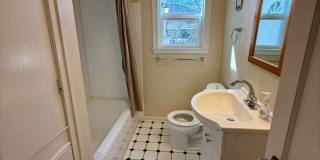 3 Bedroom / 2 Bath Home - Bespoke Elegance in the University District! Gallery 3