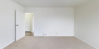 Bright Corner Home with Family Room, Yard & Laundry in Prime Sunset Location! Gallery 16