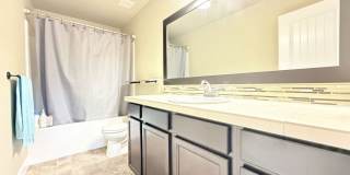 Beautiful 4BR Home in Woodloch | 2-Car Garage, A/C & Bonus Loft Gallery 24