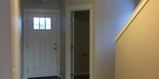 SE Bend, LIKE NEW Townhouse, 3 Bedrooms, 2 1/2 Baths, Garage, Gas Heat, Patio Gallery 1