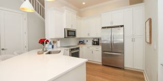 ****DOWNTOWN NAPLES*** SEASONAL***BEAUTIFUL VILLAS NAPOLI****NOW AVAILABLE*** Gallery 20