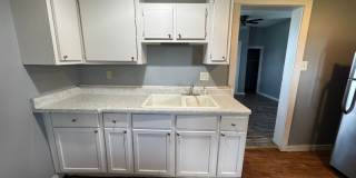 Fountain Square 2 Bed 1 Bath with large backyard. Gallery 11