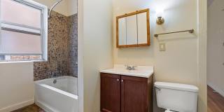 5126 S Greenwood Avenue Gallery 16