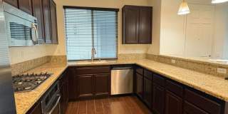 Luxury Townhome in Beautiful Belleza San Miguel Ranch! Gallery 7