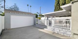 5439 Carpenter Ave Gallery 28