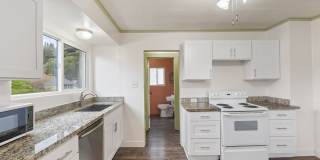 2515 1/2 Sumner Avenue - 2 Gallery 2