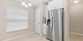 5 Seabury Place Gallery 8