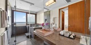 HaleGator: Award-Winning Oceanfront Home w/ Rooftop Lanai & Ocean Views Gallery 20