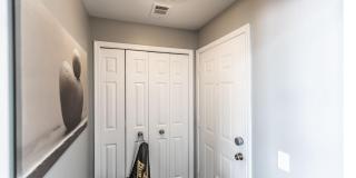 8201 CROSSBROOK Court Gallery 7