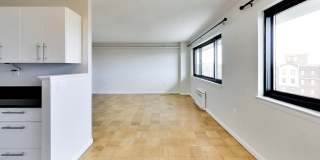 Amazing Location - 1Bed/1Bath Condo - Assigned Parking Gallery 7