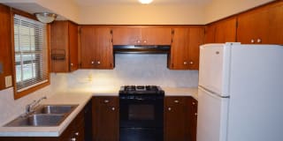 908 East Stone Street Gallery 14