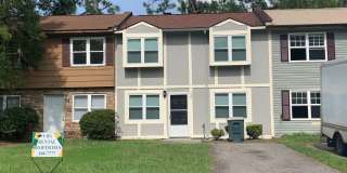 Charming 2 bed, 1.5 bath Gallery 1